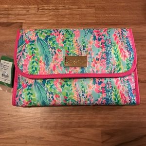 NWT Lilly Pulitzer Travel Hanging Case GWP